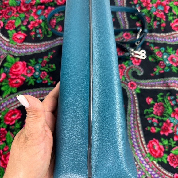 Coach Leather Molly Bucket Bag Two Shoulder straps - Picture 7 of 15